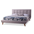 Gepolstertes Kingsize-Bettgestell im Mid-Century-Stil in Beige mit Knopfheftung