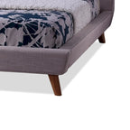 Gepolstertes Kingsize-Bettgestell im Mid-Century-Stil in Beige mit Knopfheftung